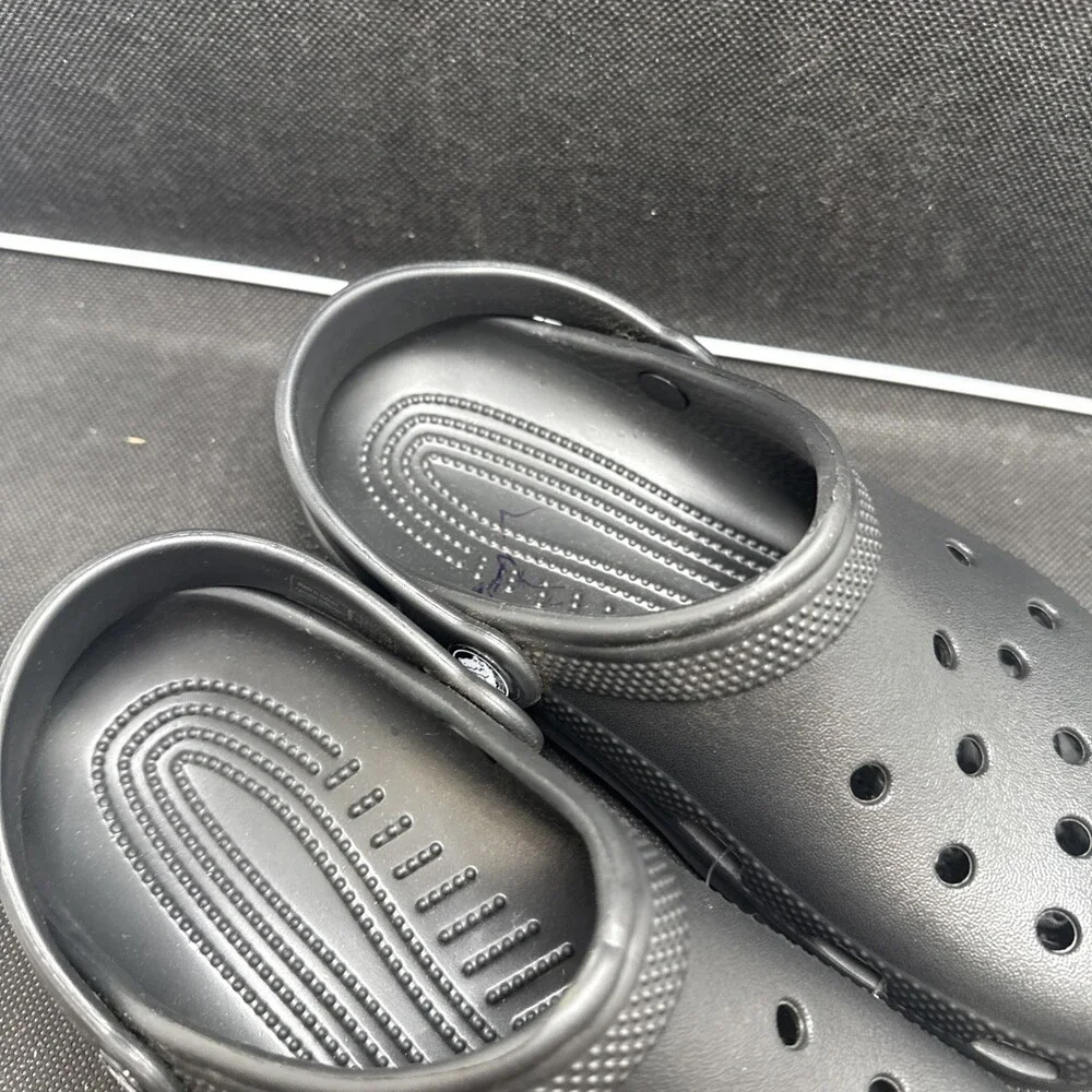 Unisex Youth Boys Girls Crocs Classic Clogs 206991 Black Size 2Y- UZB72 - Picture 5 of 15